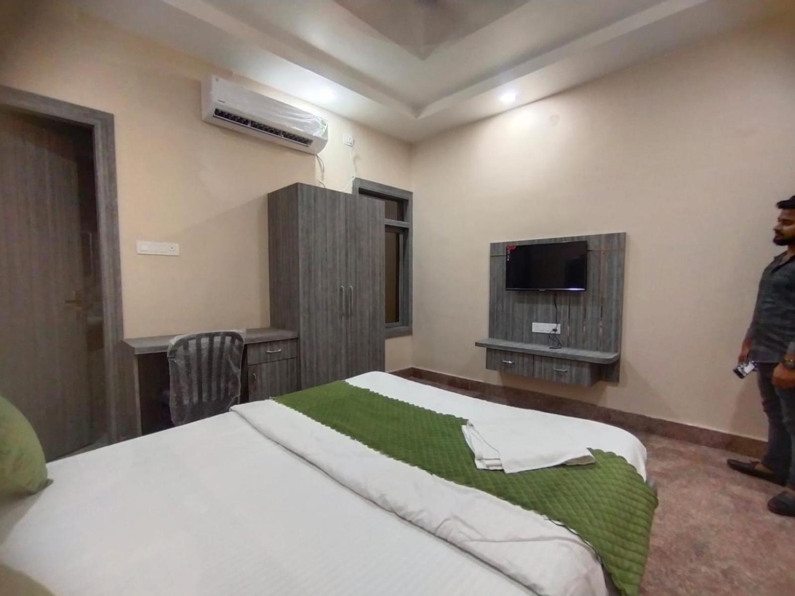 Hotel Utsav Palace Kanpur Exterior photo