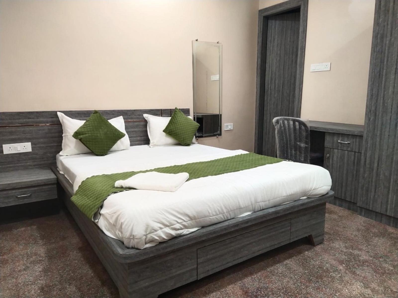 Hotel Utsav Palace Kanpur Exterior photo