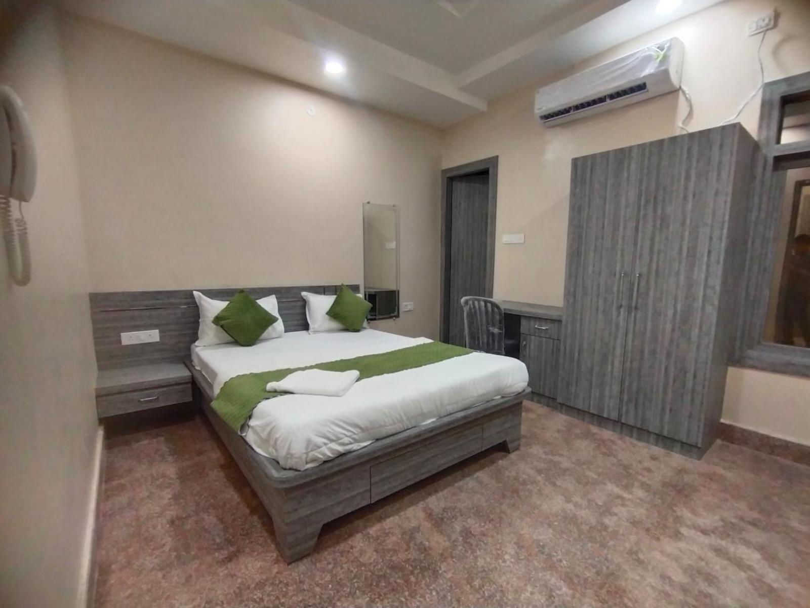 Hotel Utsav Palace Kanpur Exterior photo