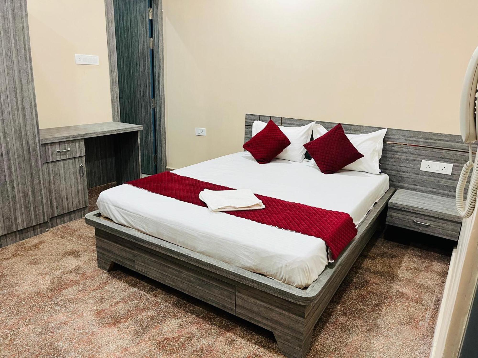 Hotel Utsav Palace Kanpur Exterior photo